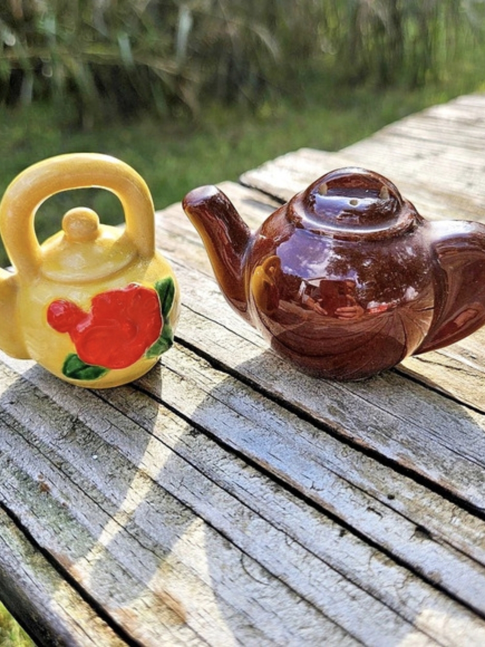Vintage Teapot Salt & Pepper Shakers Set Brown & Yellow